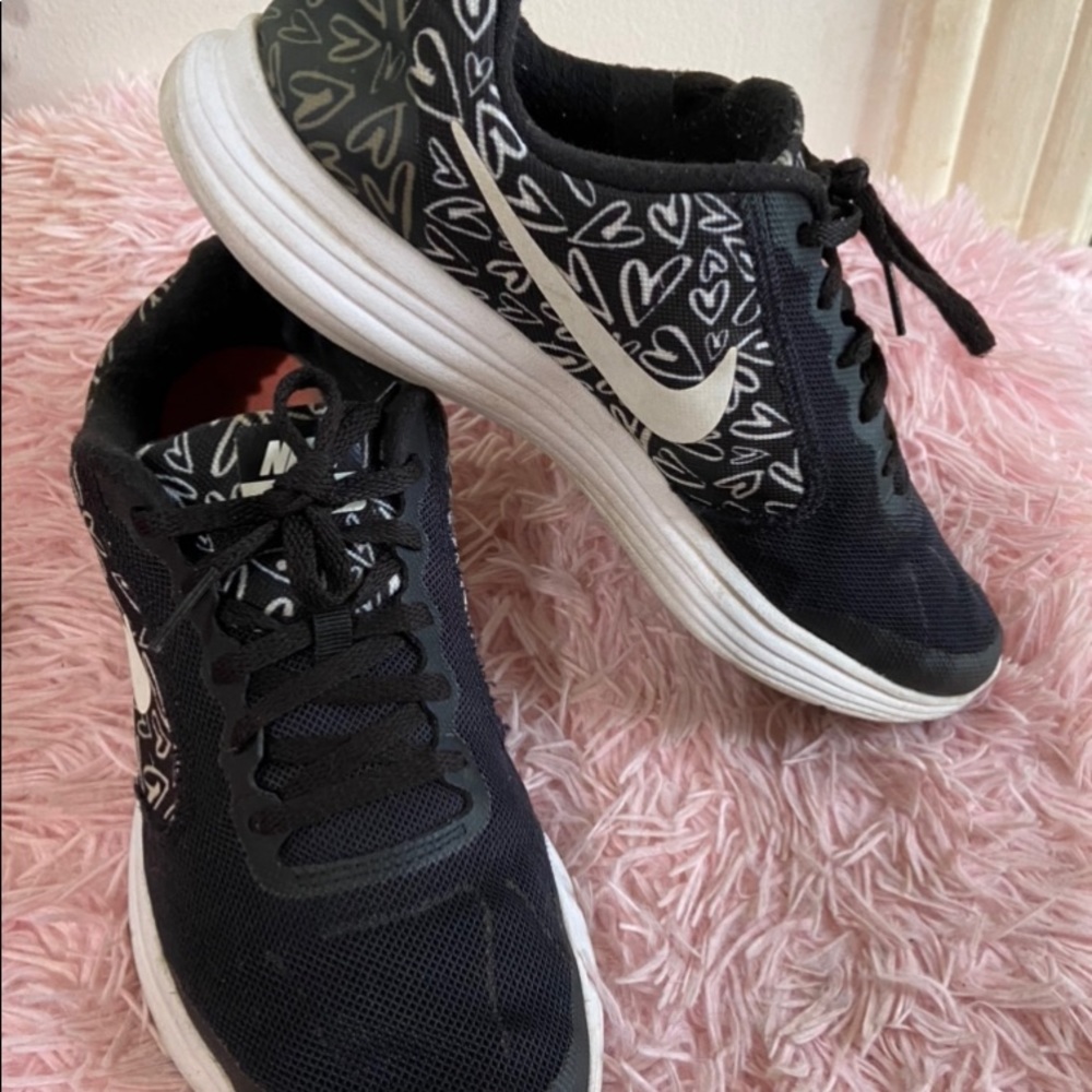 Nike revolution 3 running shoes /7Y - Picture 1 of 10